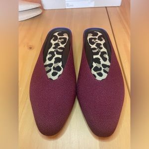 Rothy’s Almond Demi in Size 6, Black Cherry, NWT